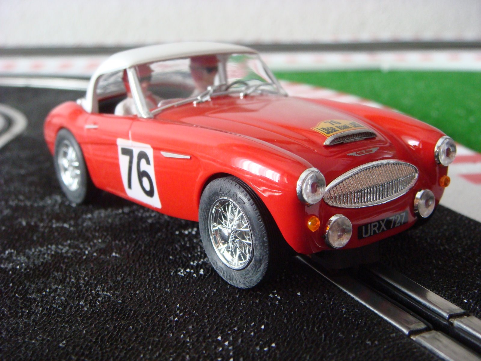 [Austin+Healey+MKIII+Liége+Rome+Liége+Ninco+03.JPG]