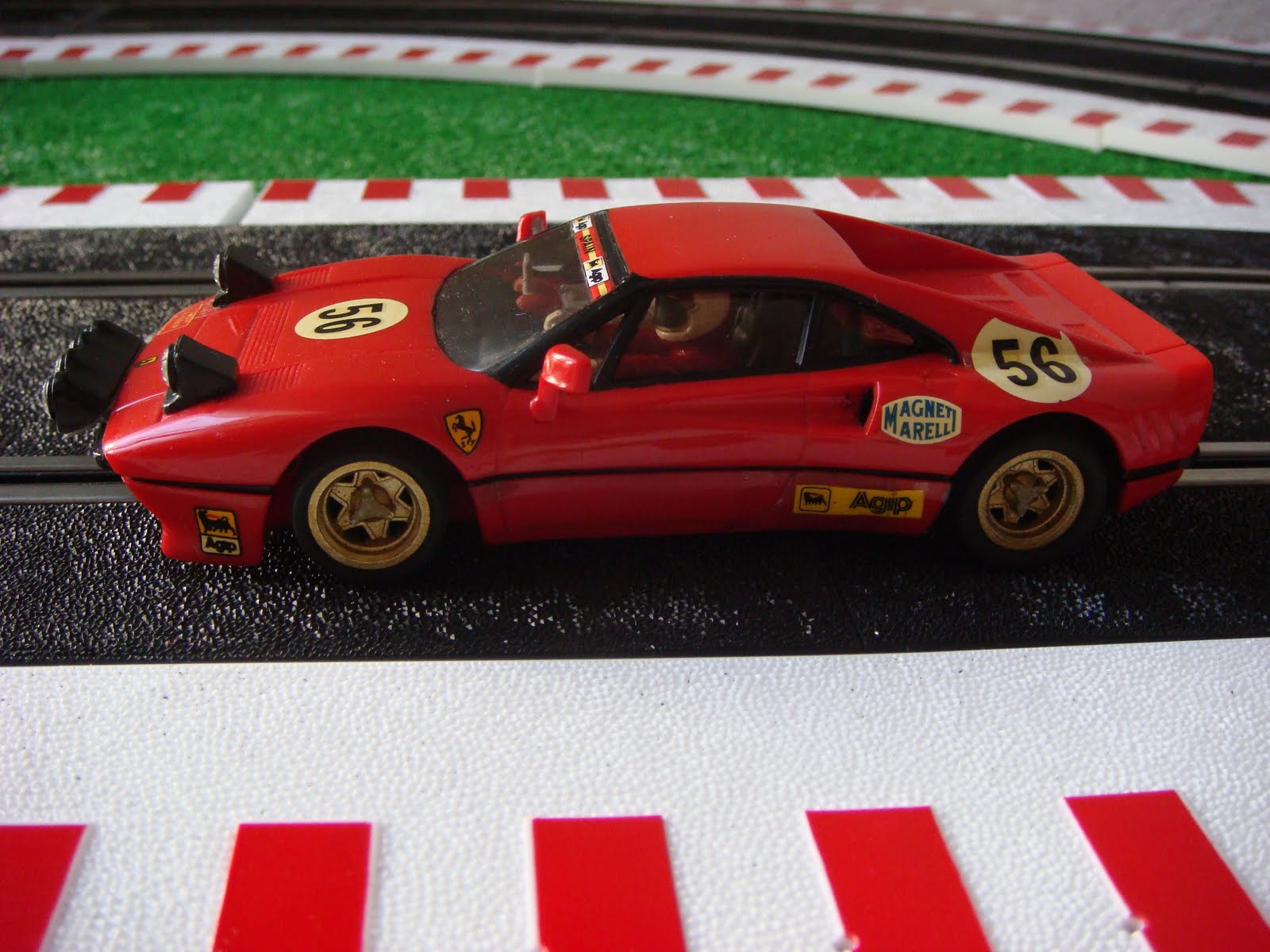 [Ferrari+GTO+Clásicos+AAM+Slot++SCX+03.JPG]