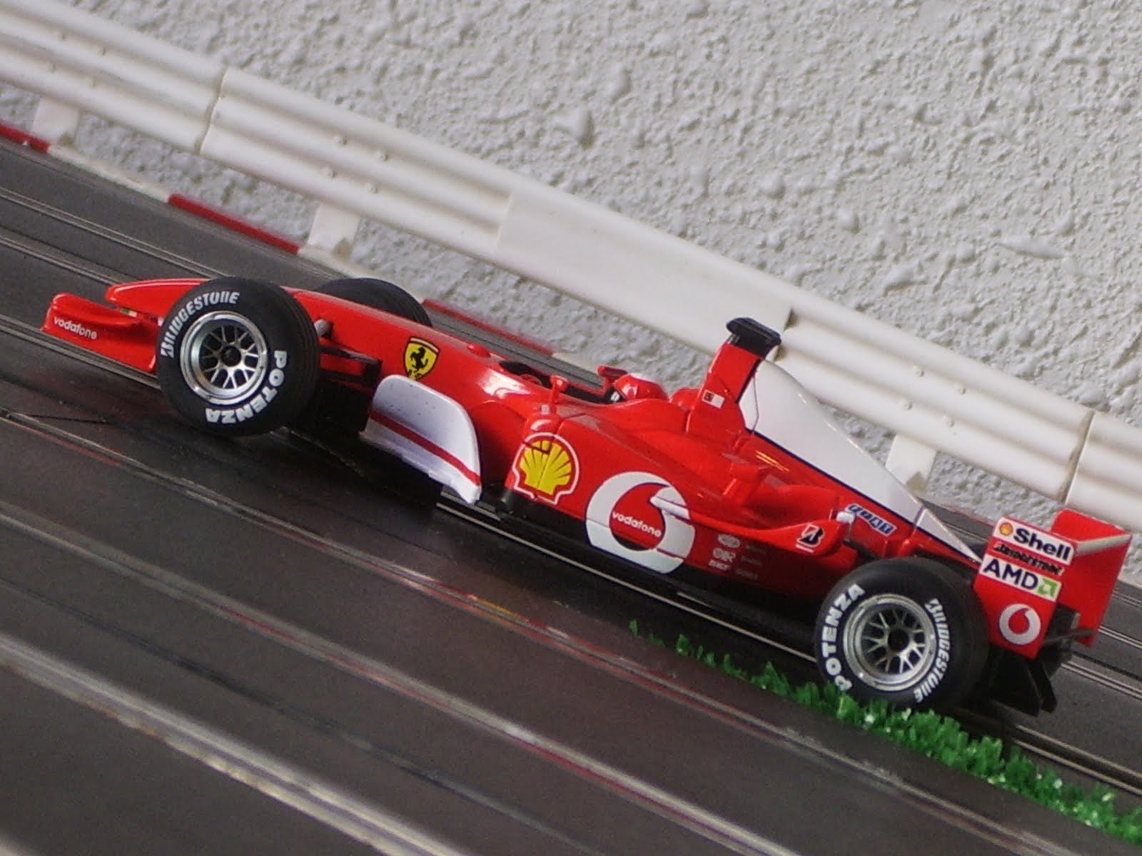 [Ferrari+F1+2002+M+Shumacher++Carrera+01.JPG]
