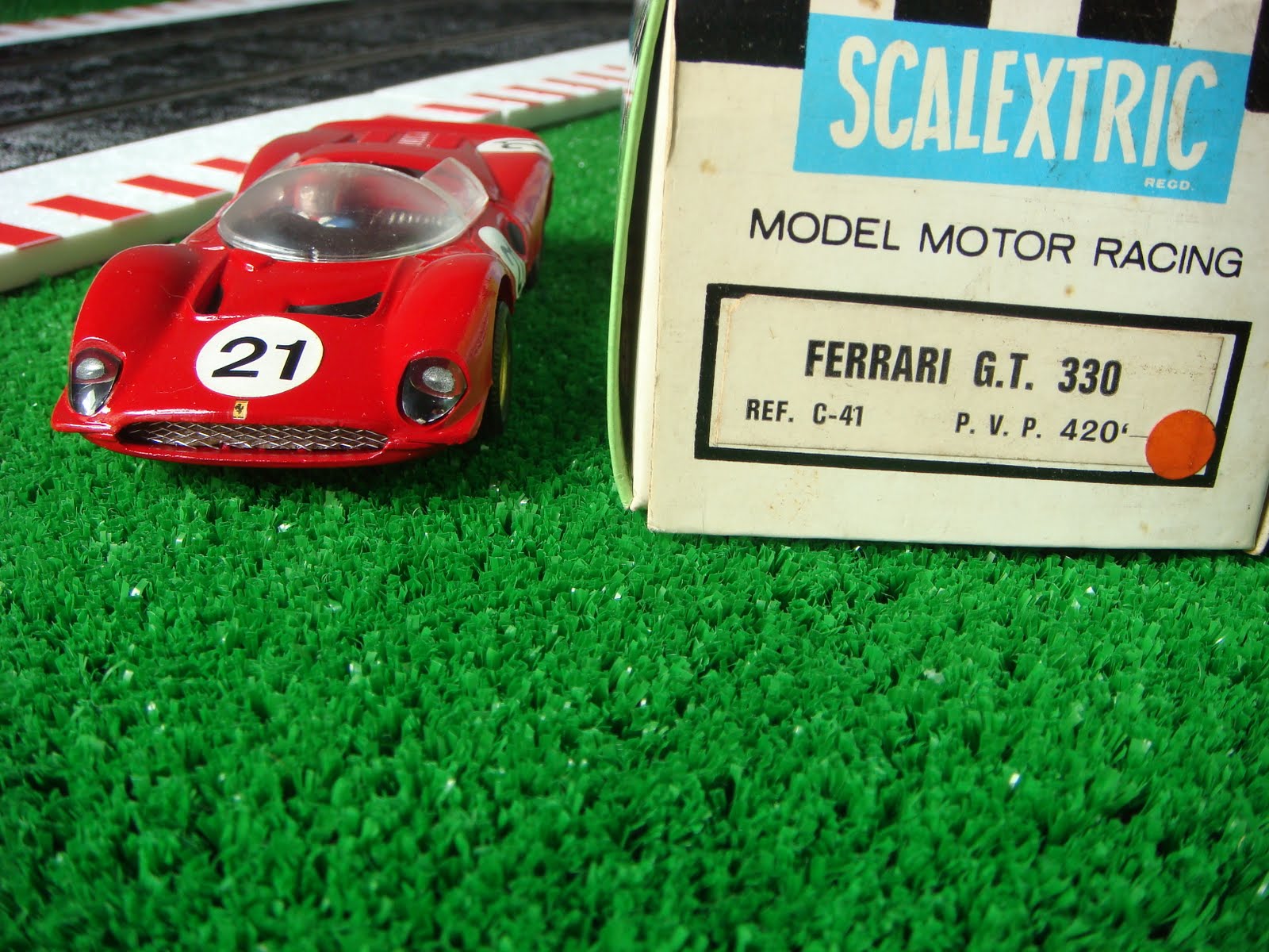 [Ferrari+GT+330+SCX+8.JPG]