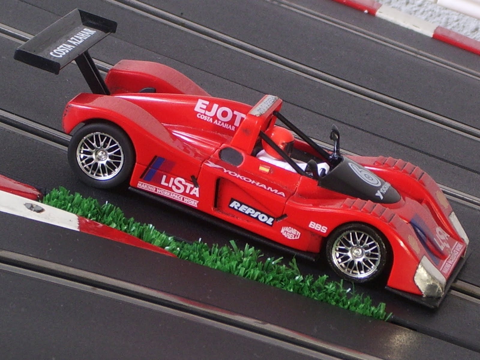 [Ferrari+333+SP+1993+SCX+05.JPG]