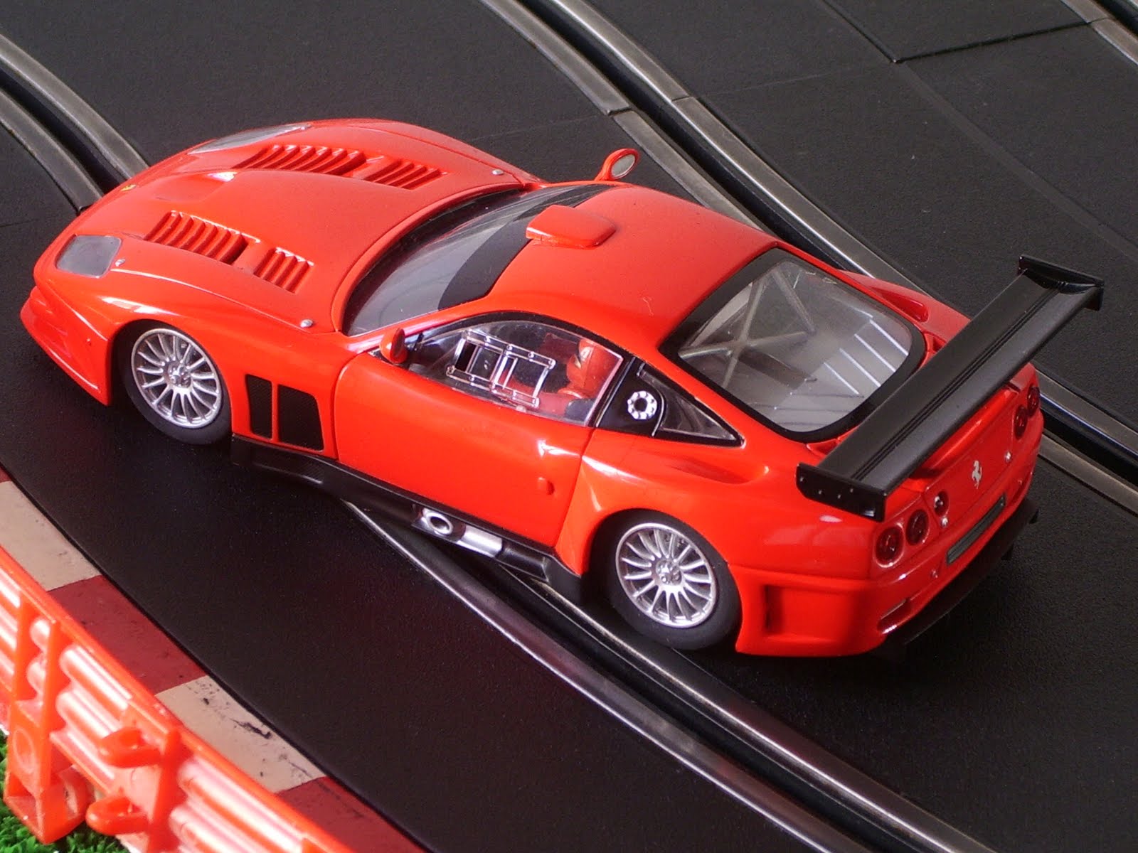 [Ferrari+575+GTC+Carrera+02.JPG]