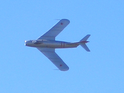 Mikoyan-Gurevich　MiG-17 Flyby