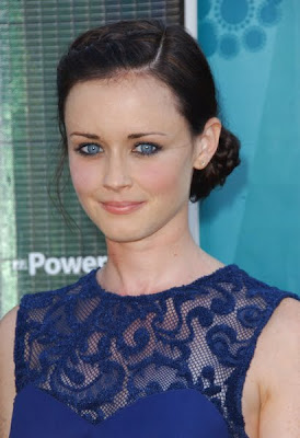 alexis bledel her grown gilmore girls 2009 updo hair carpet choice awards teen red style sexy pretty steele rory latest