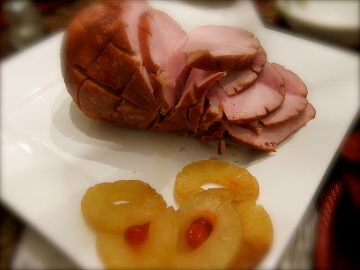 This Easter Ham looks so elegant, but is so easy to make. All you need are six basic ingredients to make this delicious sweet and savory Easter Ham. #WomenivingWell #Easter #Ham #HolidayRecipes