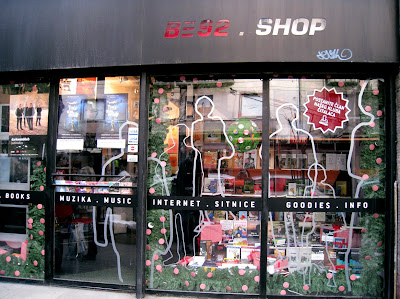  Shop  Furniture on Njama  Holiday Window Decorating For B92 Shop In Belgrade