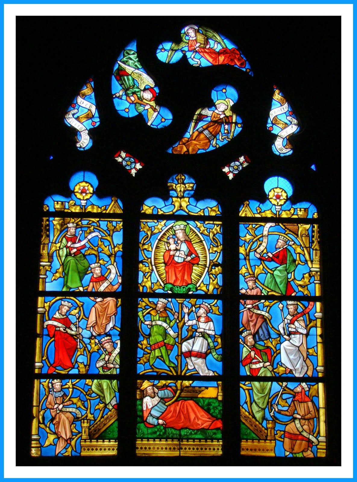 Wallonie, patrimoine, histoire et découverte. La collégiale Saint