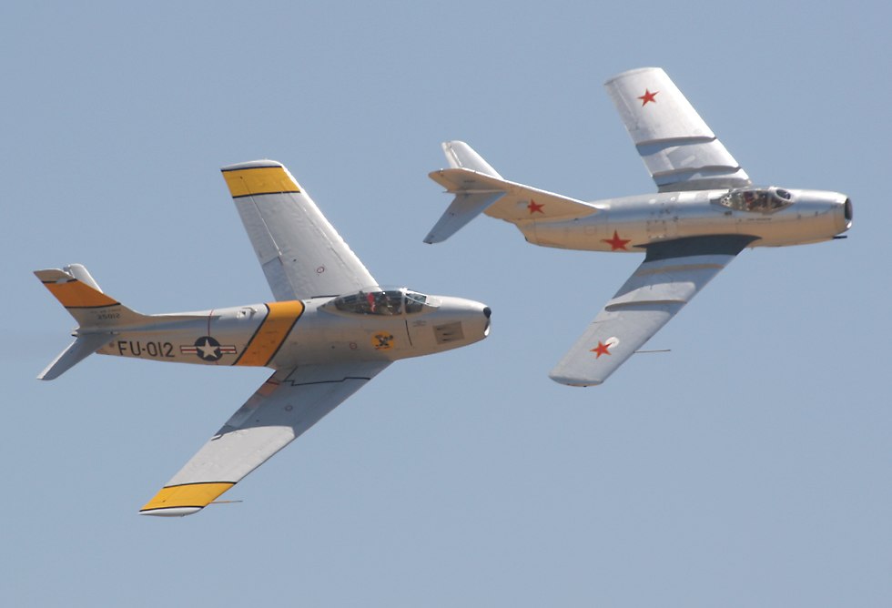 [F86Mig15Chino2006.jpg]