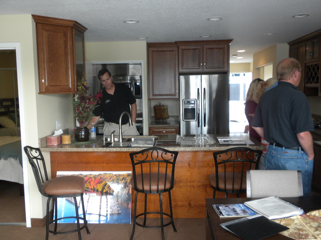 Houseboating Excursions in the Mississippi River Valley A Floating