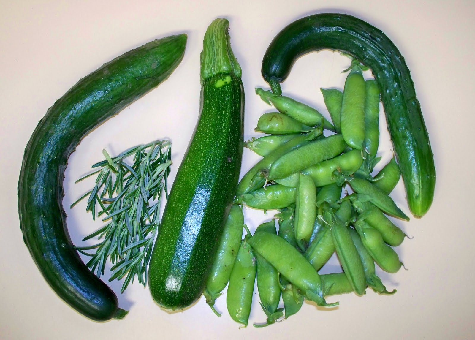 [Blog+05+Happy+Valley+Harvest+-+Cucumbers+Peas+Zucchini+and+Rosemary.JPG]