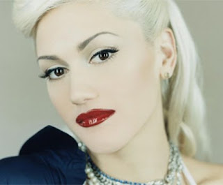 Gwen Stefani In Red lipstick with blue undertones