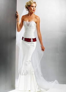Wedding Dress Combination With a Red Belt
