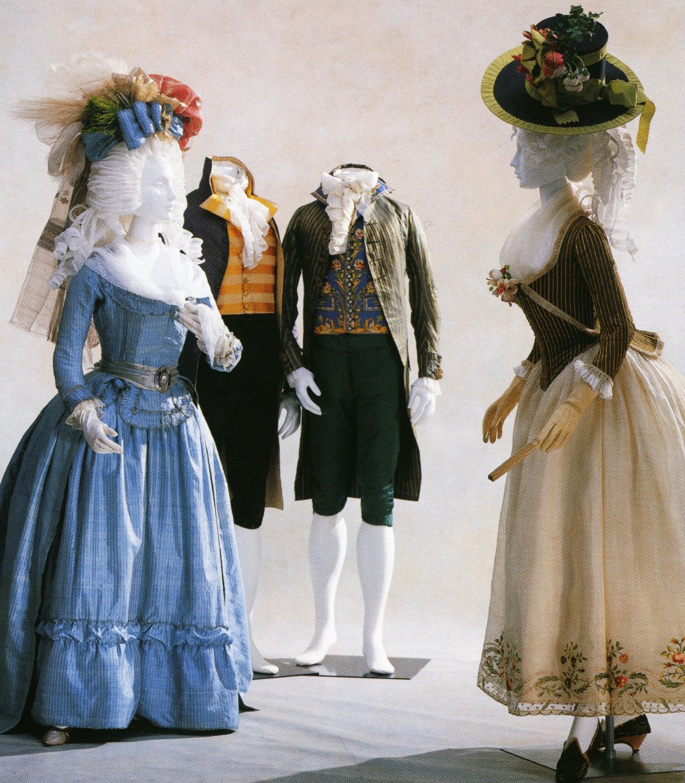 замок де шантийи внутри.