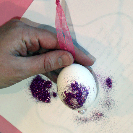[glitter-easter-egg-craft-how-to-instructions-step-7.gif]