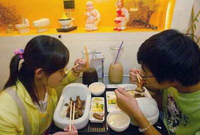 Restaurants That You Wouldn't Like To Visit (14) 9