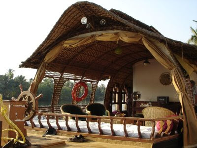 Houseboats (12) 1