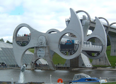 The Only Rotating Boatlift In The World - The Falkirk Wheel (11) 2