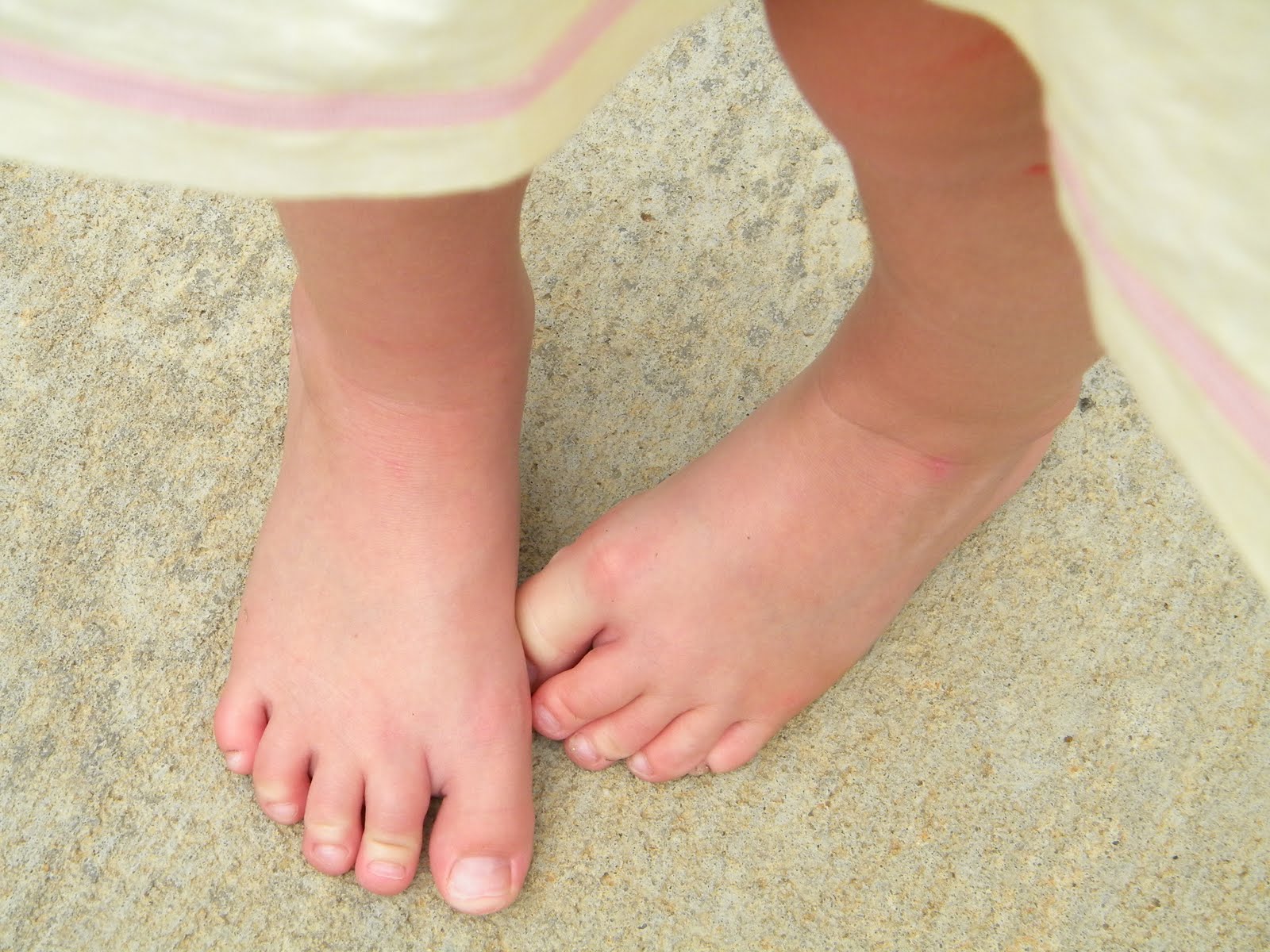 Foot девочек. Маленькие feet. Детский тайфлас Феет. Детский foot feet. Kids Челленджер feet.