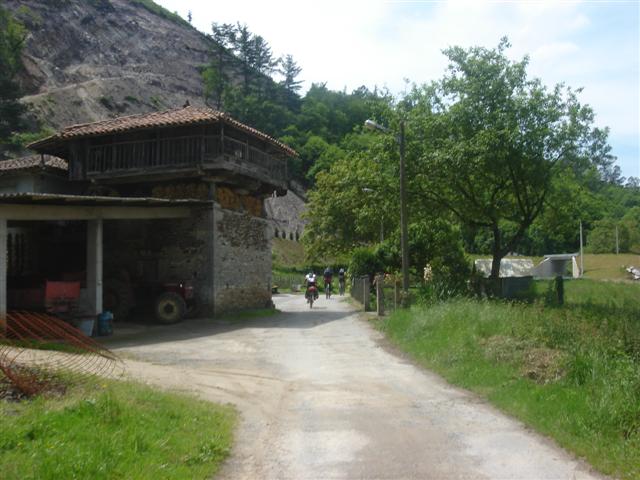 [santiago+compostela+caminhp+primitivo+072+(Small).jpg]