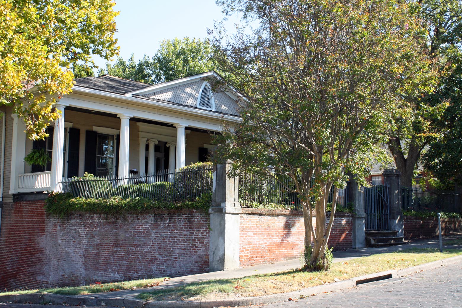 Southern Lagniappe Haunted Antebellum Houses of Vicksburg Lakemont