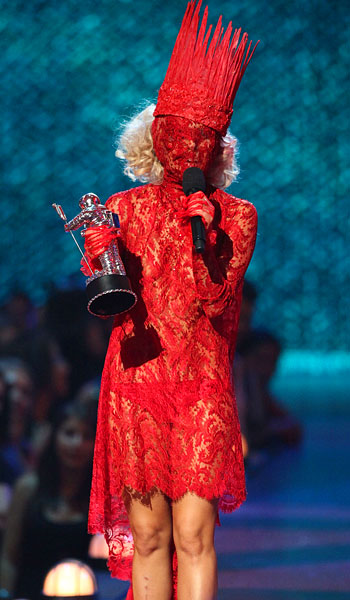 [gaga_vma09_looks2.jpg]