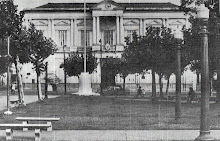 Plaza Mitre con frente Palacio Municipal