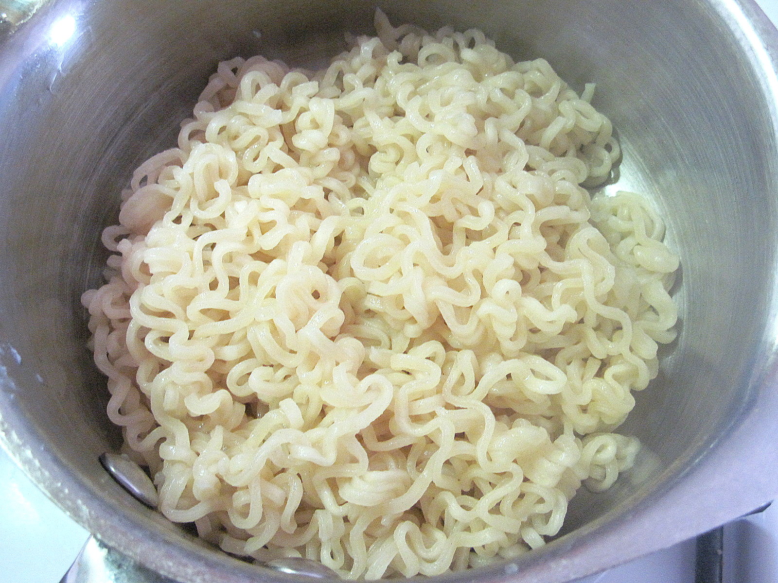 [garlic+pan+fried+noodles+005.jpg]