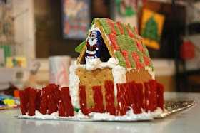 gingerbread house with graham crackers icing