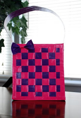 how to make duct tape woven purse