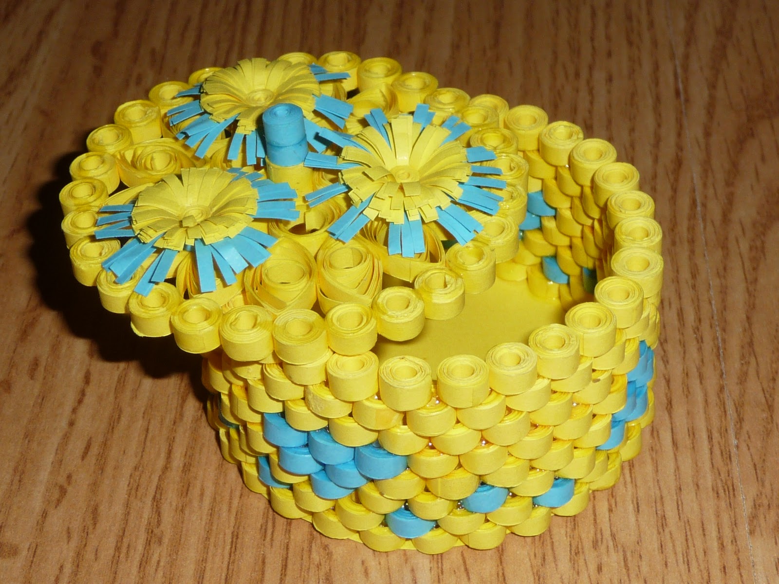 Creatie si bijuterii din hartie: Cutie de bijuterii