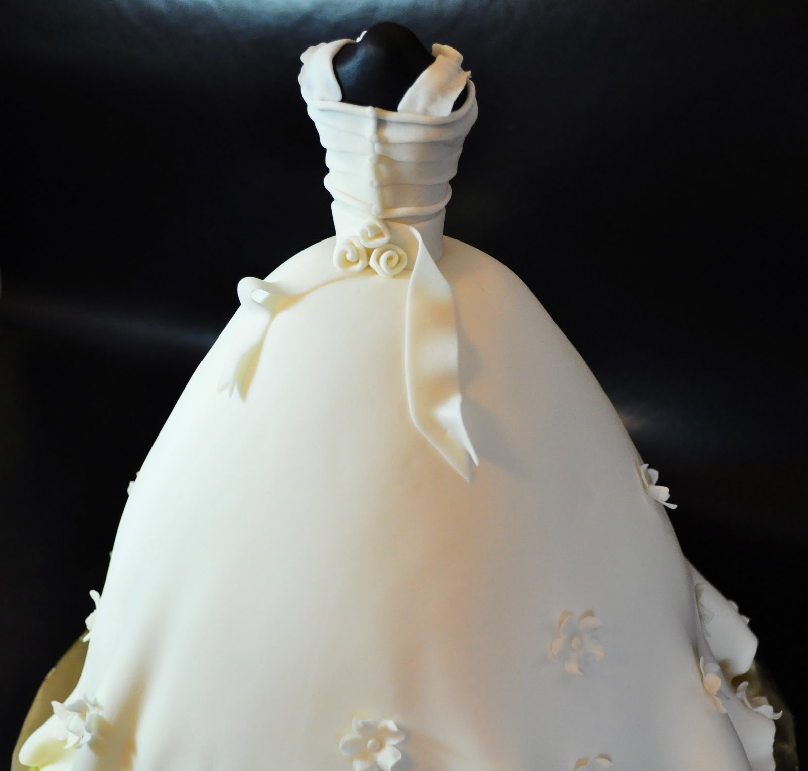 Judy s Cakes  Wedding  Gown 