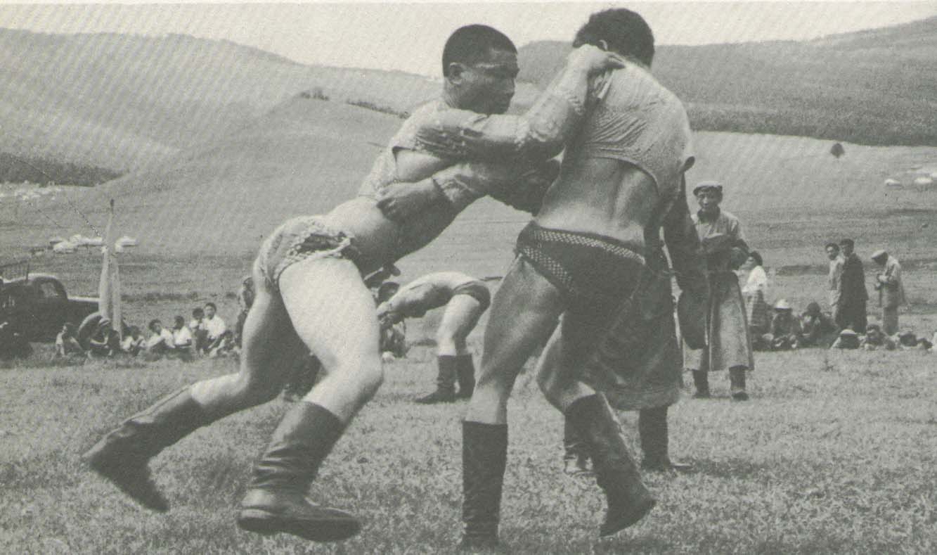[Mongolian_Wrestling+3.jpg]