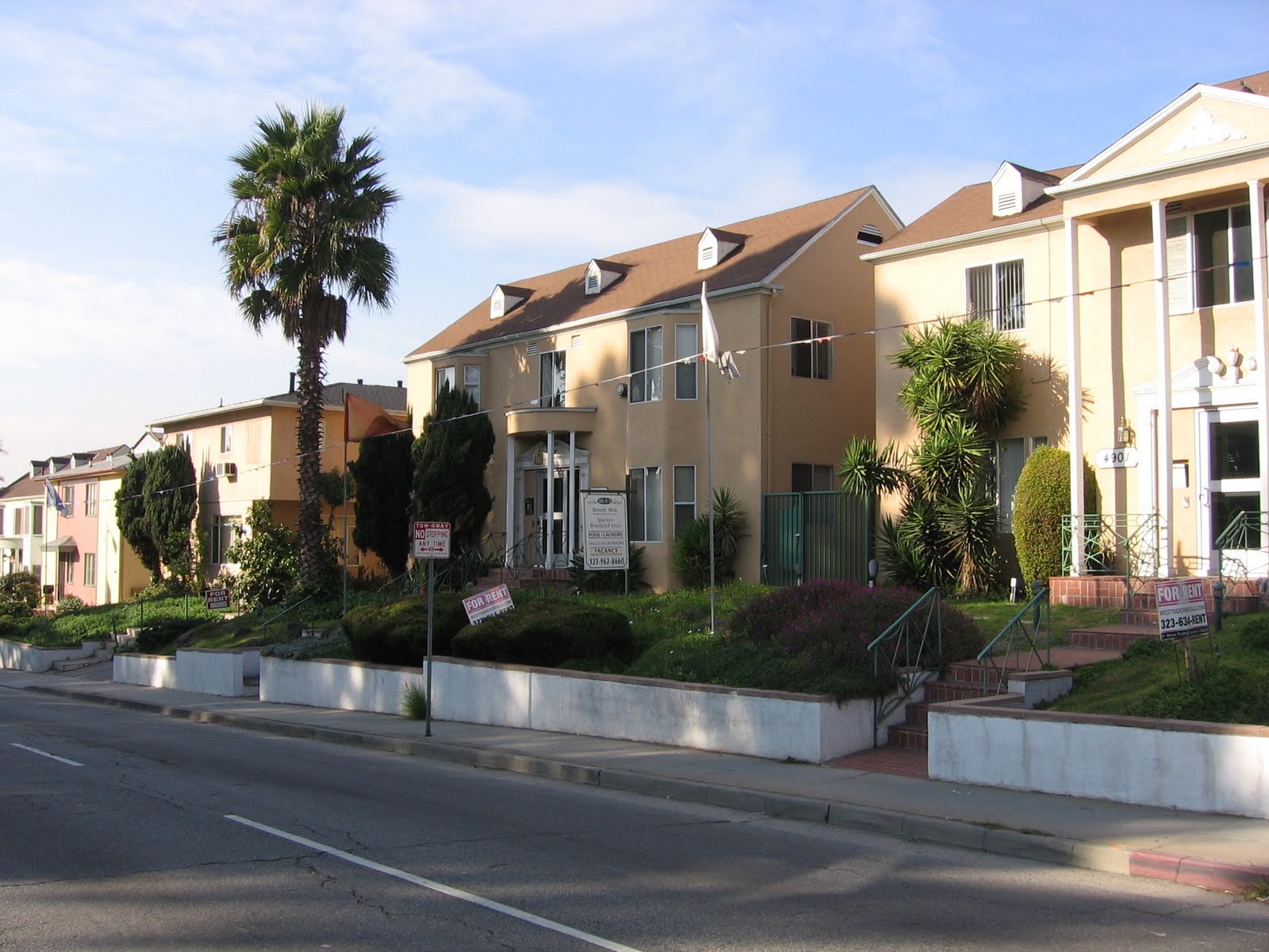 Beverly Blvd. W 4900 Block / Zoning R31