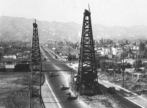 Torre de perforación petrolífera en California