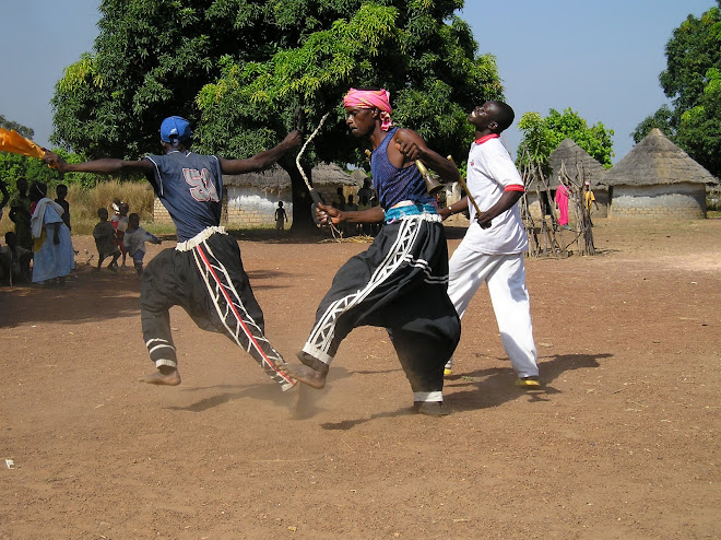 Dancing the Doumdoumba, Moikinieba