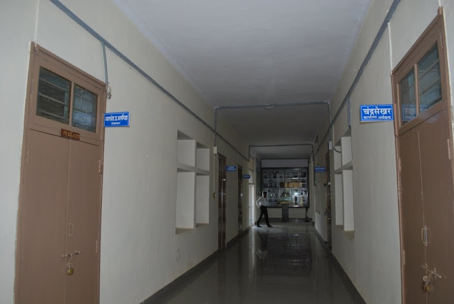 Floor and the wall (3)