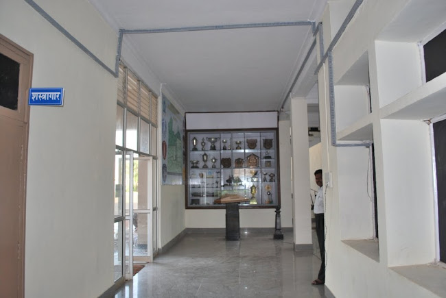 Floor and the wall (5)