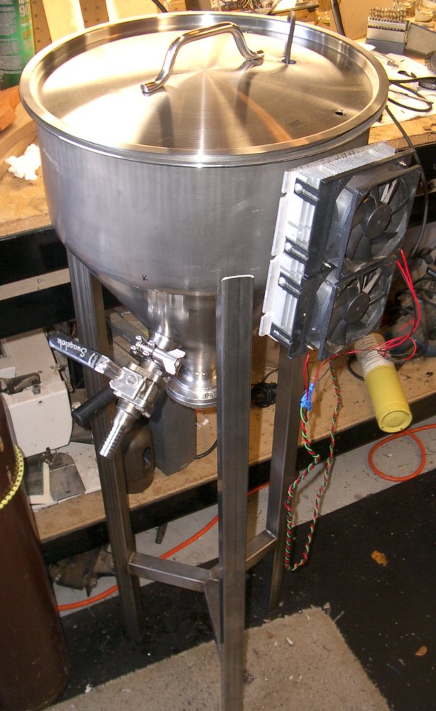 [fermenter+with+peltier+attached.jpg]