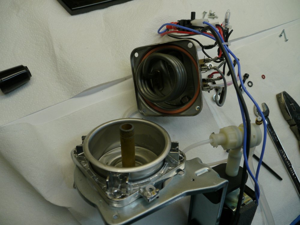 Ben Krasnow Adding a pressure gauge to a Delonghi espresso machine