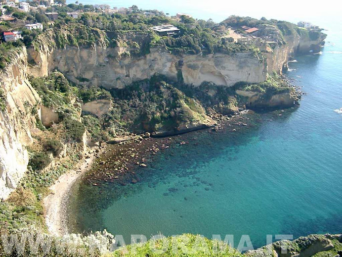 Vuoi sentire il profumo del mare e... vedere l'azzurro più intenso?