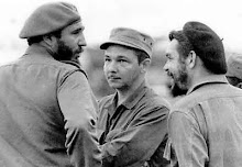 Fidel, Raul e Che Guevara logo após a vitória da Revolução Cubana