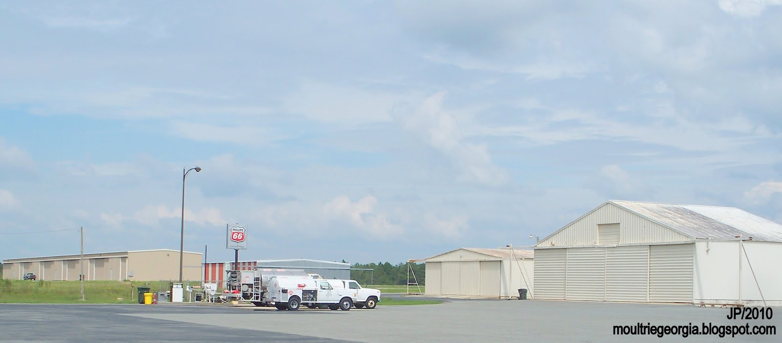 MOULTRIE Colquitt Attorney Restaurant Dr. Hospital Bank Church