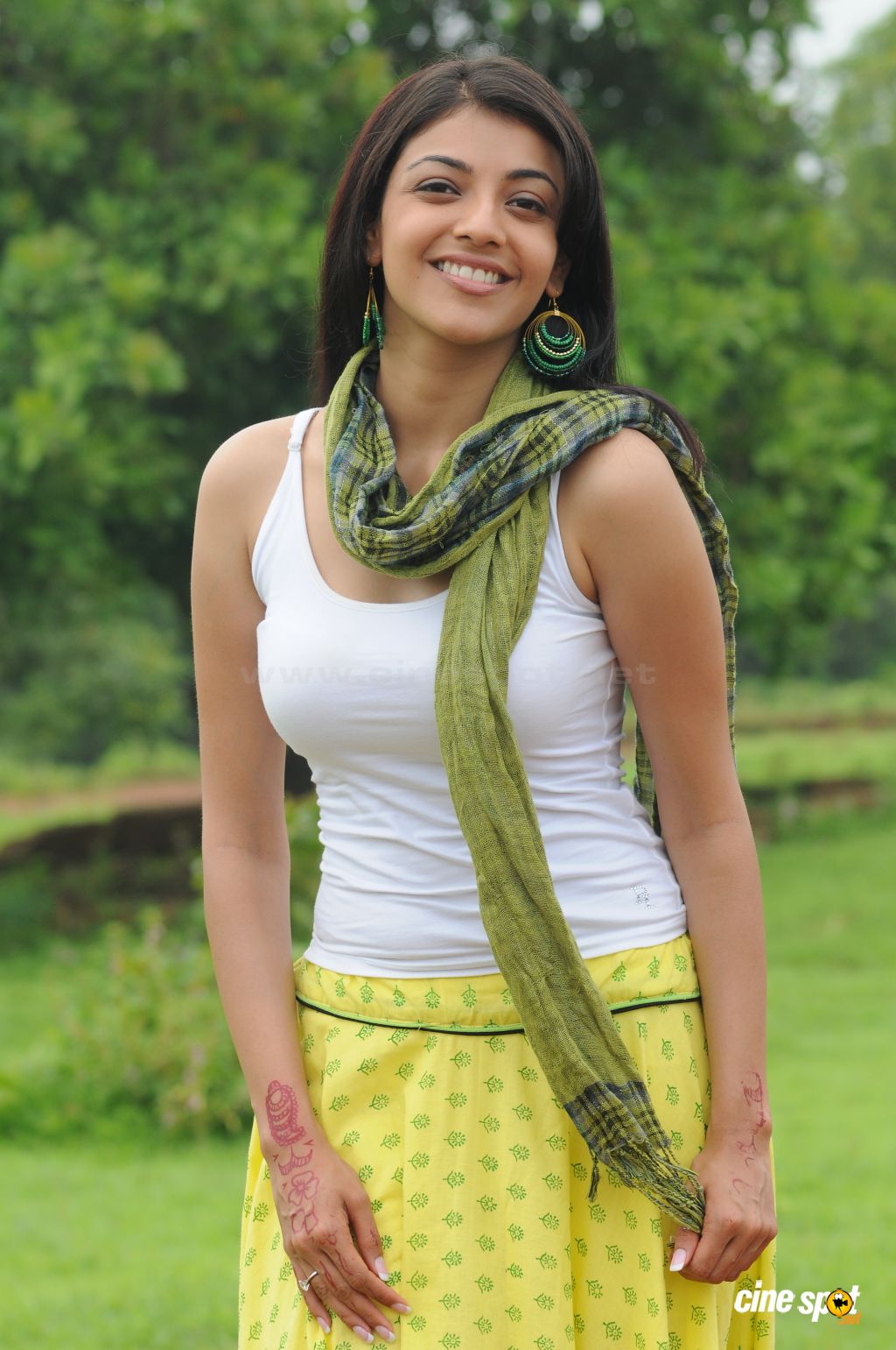 Kajal Agarwal look Hot in sleeveless dress | Sab Hot Actresses
