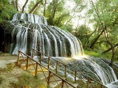 [1215705706_rolling-waterfall-monasterio-de-piedra.jpg]