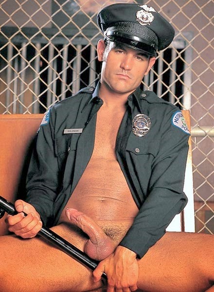 ★ Bulge and Naked Sports man : Policeman .Weekend 417.