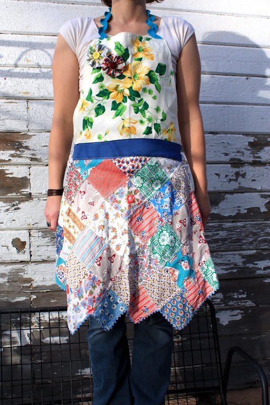 Bloom: Make an upcycled vintage apron with Bloom guest Amy!