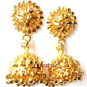 South Indian Weddings: Designs for Gold Jhumkas
