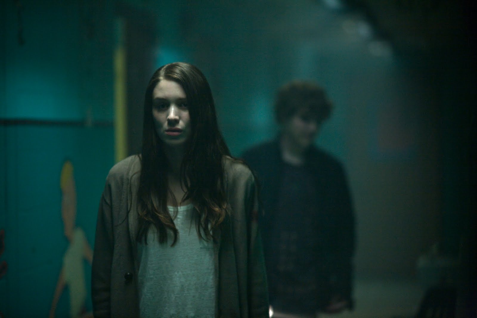 Кошмар на улице вязова 2010. Кэти кэссиди кошмар на улице вязов. Руни мара кошмар на улице вязов 2010. Кошмар на улице вязов 2010 нэнси. Кошмар на улице вязов фильм 2010.