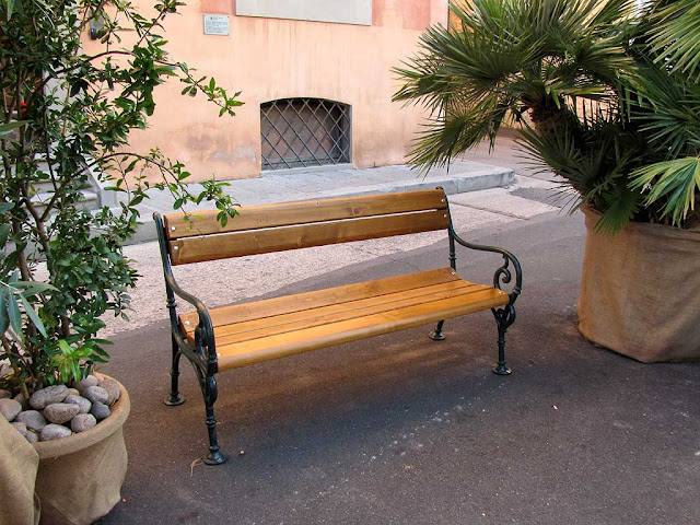 Temporary bench, Port Authority Office, Scali Rosciano, Livorno