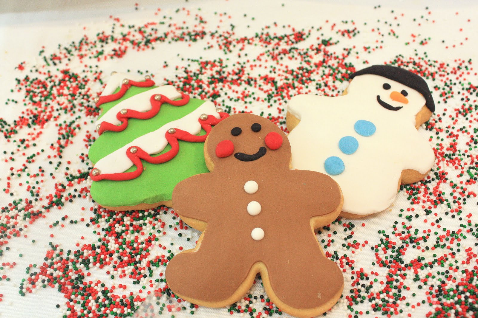 [xmasshapecookie.jpg]